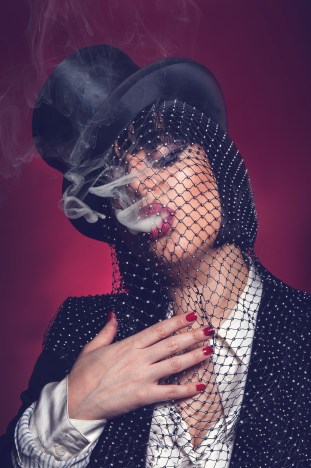 Carla Lippis_by Ayesha Hussein_top hat