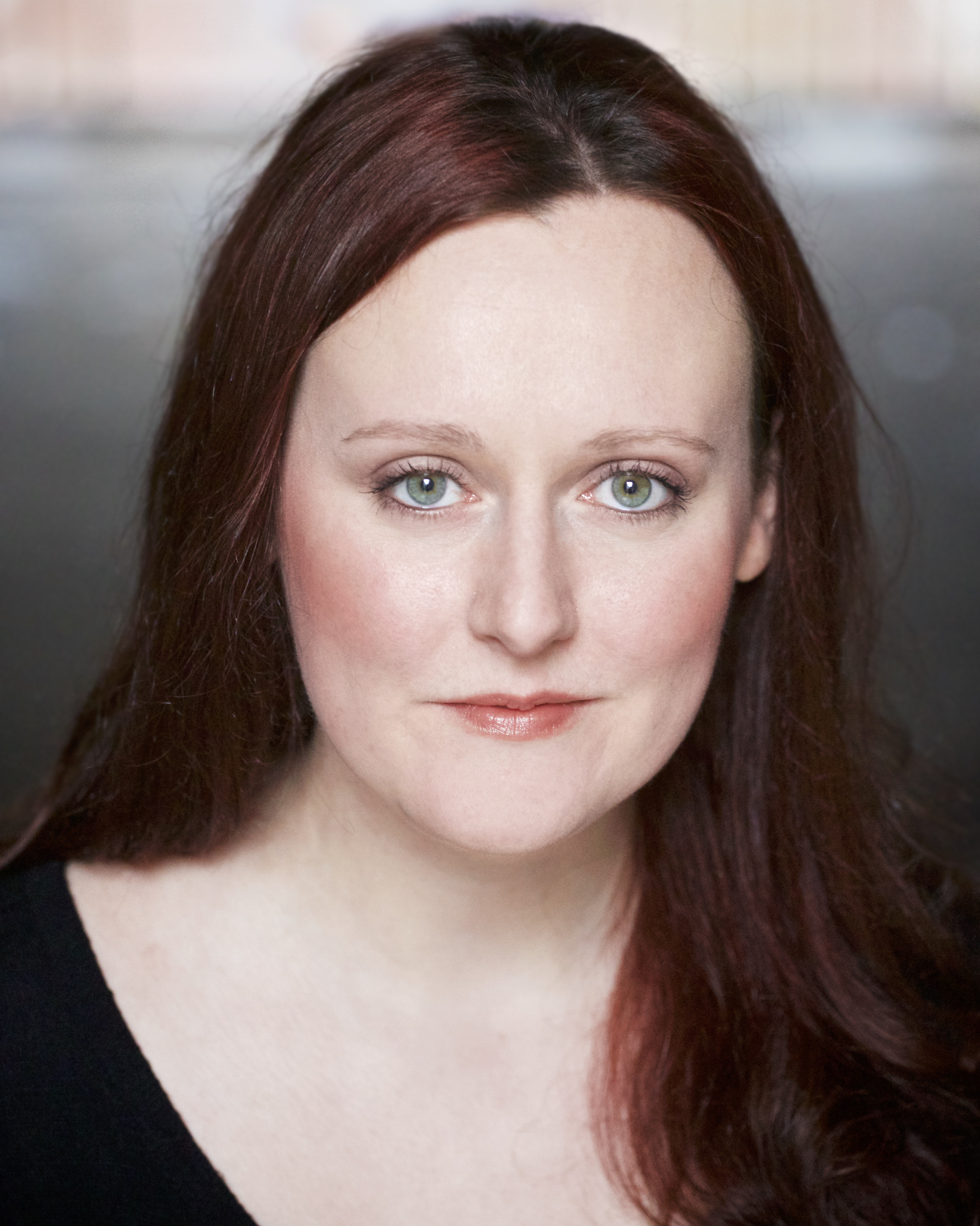 Louise Oliver Headshot 2016 2